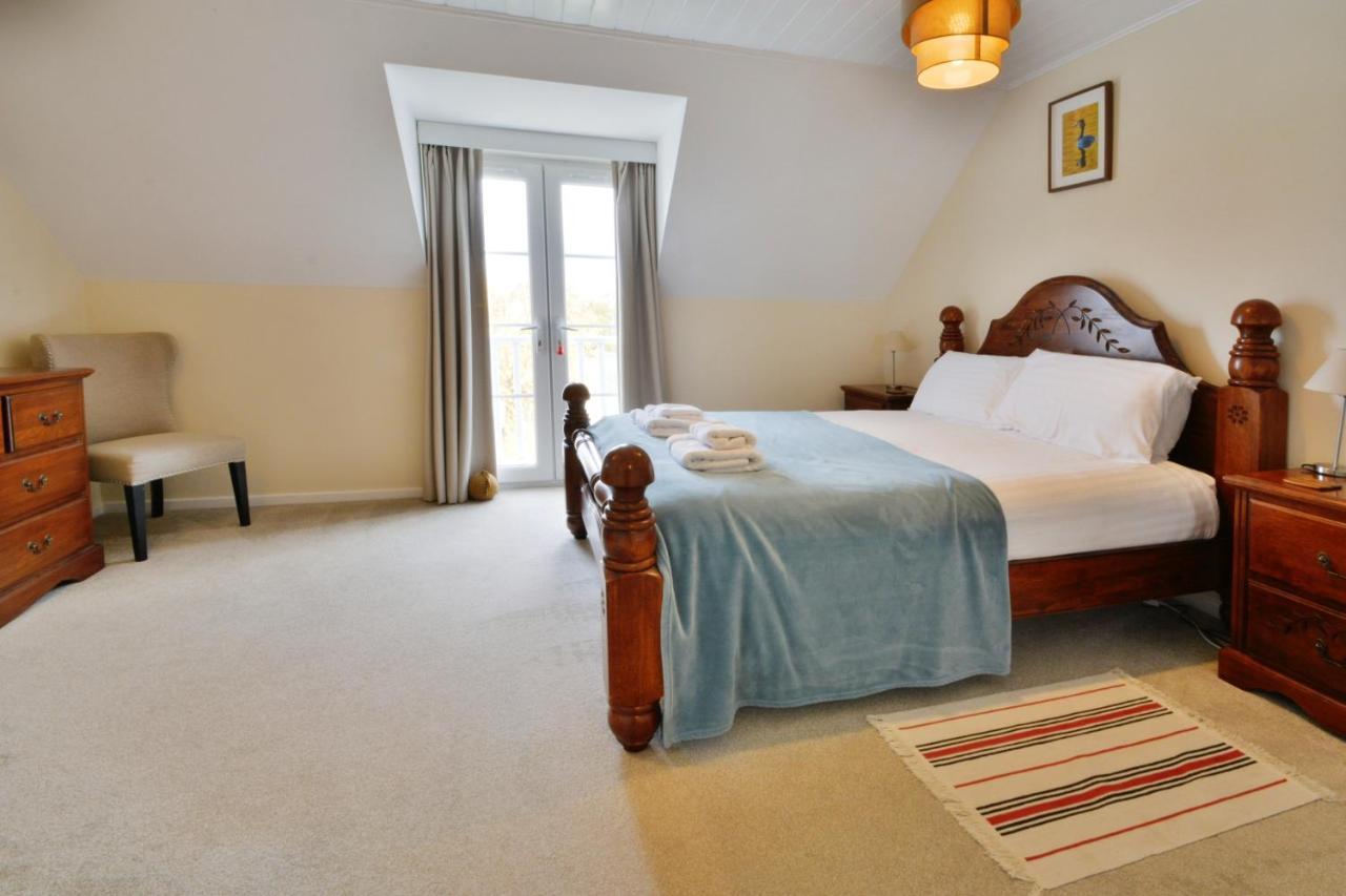 Nyhavn Lakeside Cottage Cirencester Ngoại thất bức ảnh