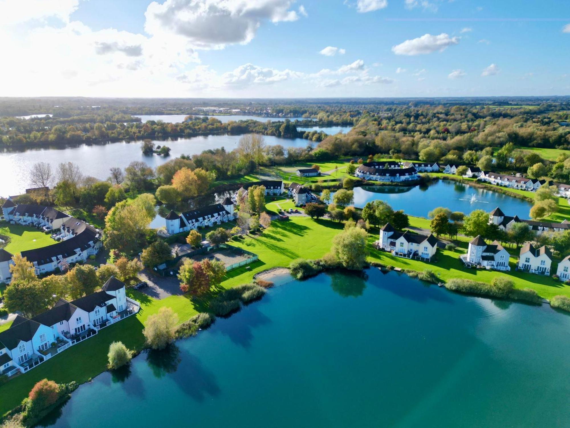 Nyhavn Lakeside Cottage Cirencester Ngoại thất bức ảnh