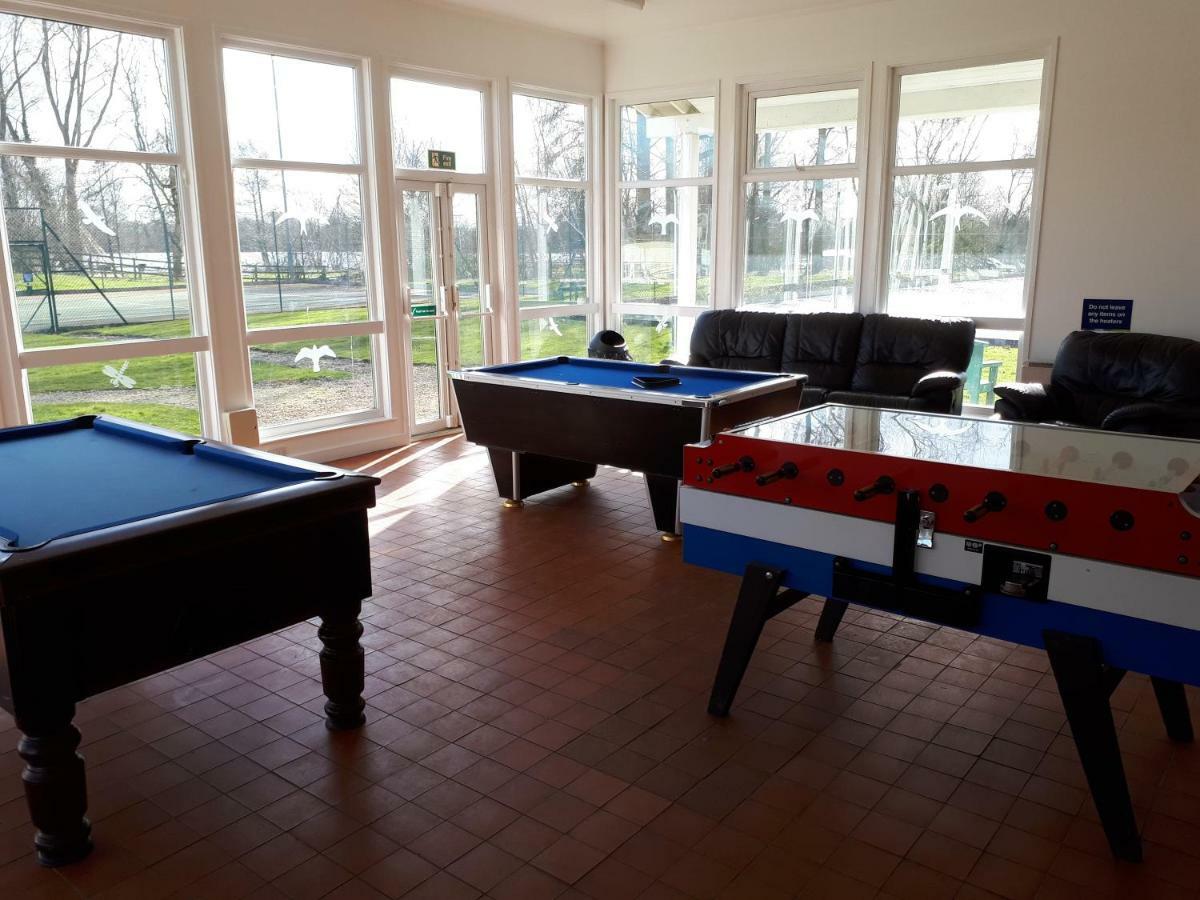 Nyhavn Lakeside Cottage Cirencester Ngoại thất bức ảnh
